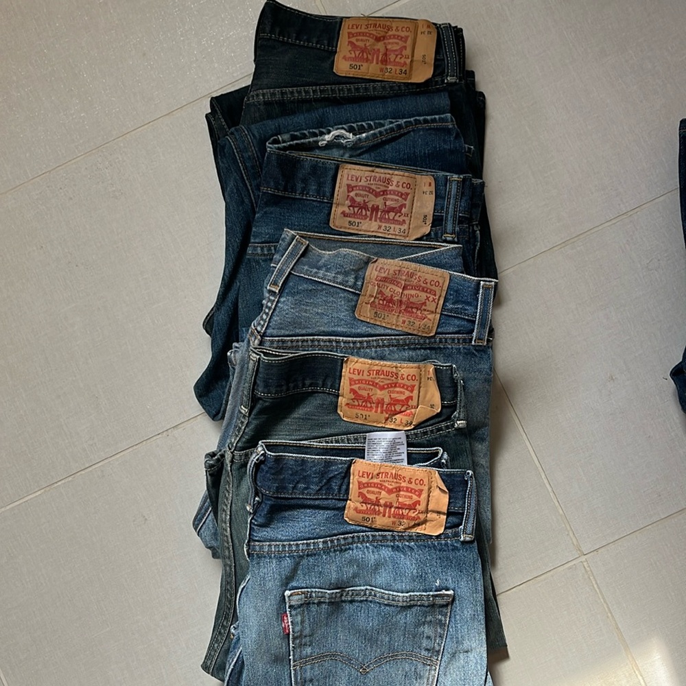 5 pairs of Levi’s 501 jeans. Size 32x34
